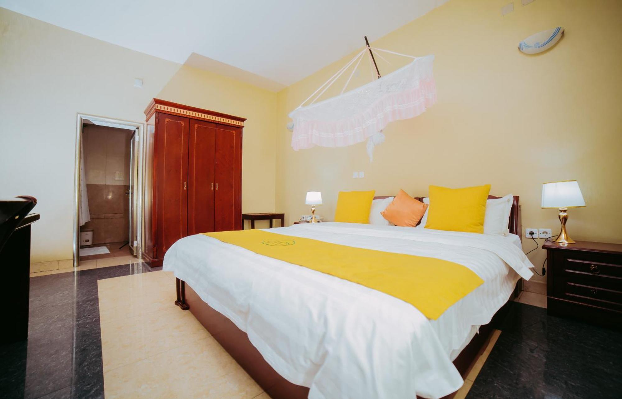 City Hill Hotel Bujumbura Buitenkant foto